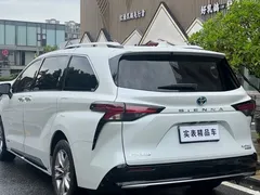 2021 Toyota Sienna 2.5L Hybrid Platinum — фото 17