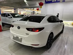 2022 Mazda 3 2.0L AT, белый — фото 4