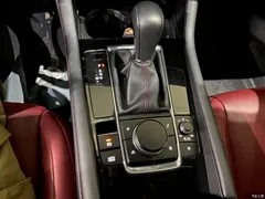 2022 Mazda 3 2.0L AT, белый — фото 24
