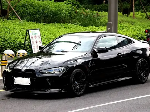 2021 BMW M4