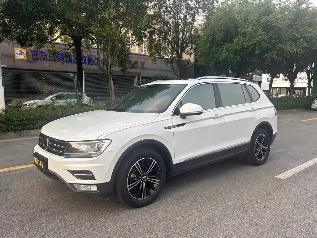 2021 Volkswagen Tiguan L 330TSI AT 2WD