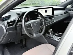 2022 Lexus ES 200 — фото 14