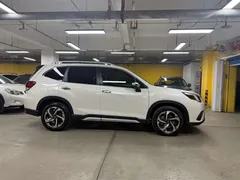 2024 Subaru Forester 2.5i AWD Flagship EyeSight, белый — фото 5