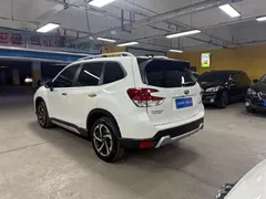 2024 Subaru Forester 2.5i AWD Flagship EyeSight, белый — фото 6