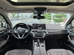 2021 BMW 5 Series 5 535Le, белый — фото 11
