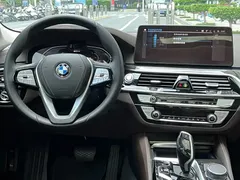 2021 BMW 5 Series 5 535Le, белый — фото 12