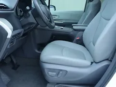 2023 Toyota Granvia 2.5L Hybrid Premium PLUS — фото 5