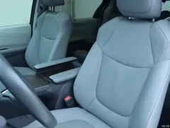 2023 Toyota Granvia 2.5L Hybrid Premium PLUS — фото 7