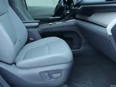 2023 Toyota Granvia 2.5L Hybrid Premium PLUS — фото 8