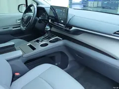 2023 Toyota Granvia 2.5L Hybrid Premium PLUS — фото 9