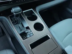 2023 Toyota Granvia 2.5L Hybrid Premium PLUS — фото 12