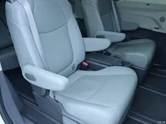2023 Toyota Granvia 2.5L Hybrid Premium PLUS — фото 14