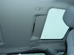 2023 Toyota Granvia 2.5L Hybrid Premium PLUS — фото 18