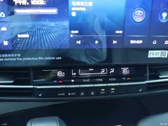 2023 Toyota Granvia 2.5L Hybrid Premium PLUS — фото 22