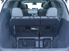 2023 Toyota Granvia 2.5L Hybrid Premium PLUS — фото 24