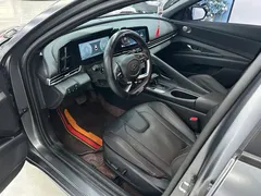 2022 Hyundai Elantra 1.5L CVT LUX Premium — фото 4