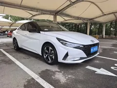 2022 Hyundai Elantra 1.5L CVT LUX Premium, белый — фото 3