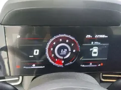 2022 Hyundai Elantra 1.5L CVT LUX Premium, белый — фото 10