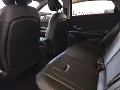 2022 Hyundai Elantra 1.5L CVT LUX Premium, белый — фото 14