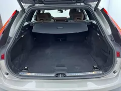2022 Volvo V90 Cross Country B5 AWD — фото 2
