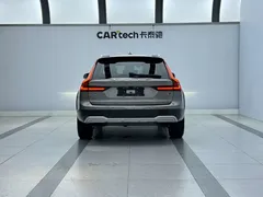 2022 Volvo V90 Cross Country B5 AWD — фото 3