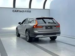 2022 Volvo V90 Cross Country B5 AWD — фото 4