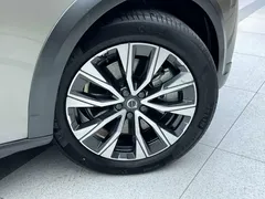 2022 Volvo V90 Cross Country B5 AWD — фото 6