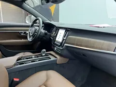 2022 Volvo V90 Cross Country B5 AWD — фото 22