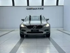 2022 Volvo V90 Cross Country B5 AWD — фото 35