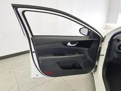 2021 Kia Cerato 1.5L CVT, белый — фото 7