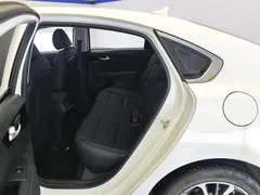 2021 Kia Cerato 1.5L CVT, белый — фото 11