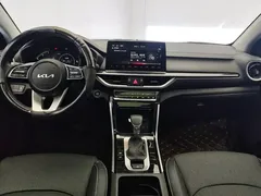 2021 Kia Cerato 1.5L CVT, белый — фото 12