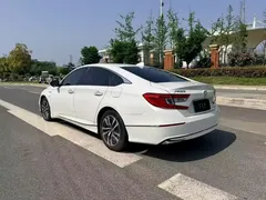 2018 Honda Accord 2.0L Hybrid, белый — фото 9