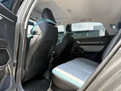 2023 Geely Emgrand 4th Gen Champion 1.5L CVT Flagship — фото 5