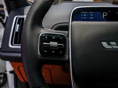 2025 Li Auto L9 Ultra, белый — фото 29