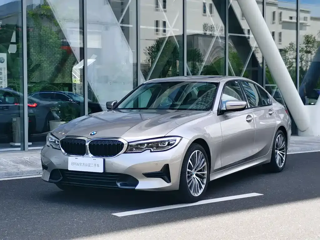 2022 BMW 3 Series 320i