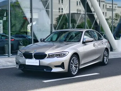 2022 BMW 3 Series 320i