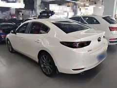 2023 Mazda 3 2.0L AT, белый — фото 5