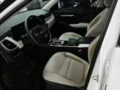 2023 Kia Seltos 1.4T DCT Premium Luxury, белый — фото 5
