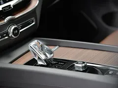 2024 Volvo XC60 4WD Zhiyuan Luxury — фото 7