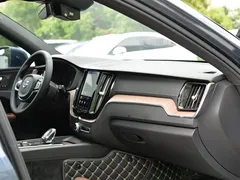2024 Volvo XC60 4WD Zhiyuan Luxury — фото 13