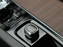 2024 Volvo XC60 4WD Zhiyuan Luxury — фото 16