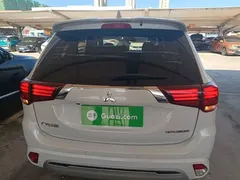 2021 Mitsubishi Outlander 2.0L 2WD 5, белый — фото 4