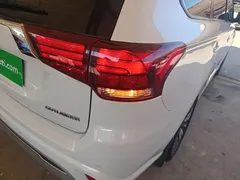 2021 Mitsubishi Outlander 2.0L 2WD 5, белый — фото 24