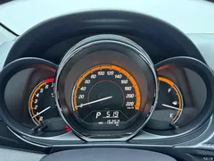 2022 Toyota Yaris L Zhixuan X 1.5L CVT Luxury PLUS — фото 12