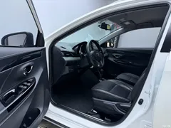 2022 Toyota Yaris L Zhixuan X 1.5L CVT Luxury PLUS — фото 22
