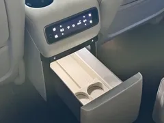 2025 Li Auto i8 Standard, белый — фото 15