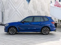 2022 BMW X5 M, синий — фото 7