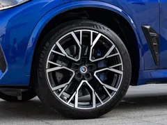 2022 BMW X5 M, синий — фото 8