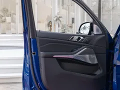 2022 BMW X5 M, синий — фото 16